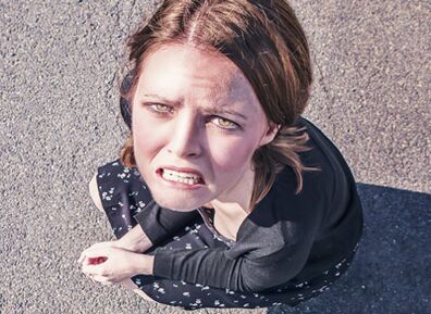 Het meisje werd geconfronteerd met de gevolgen van een borstvergroting